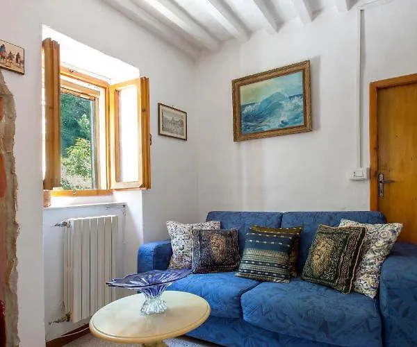 Casina Orione 몬테카티니발디세시다